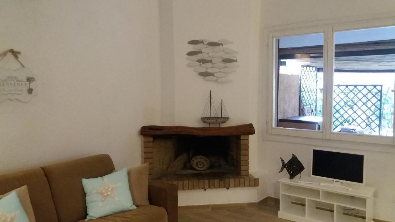 Santa Margherita Di Pula, Calaverde, Deliziosa Villetta 100 Metri Dal Mare Extérieur photo