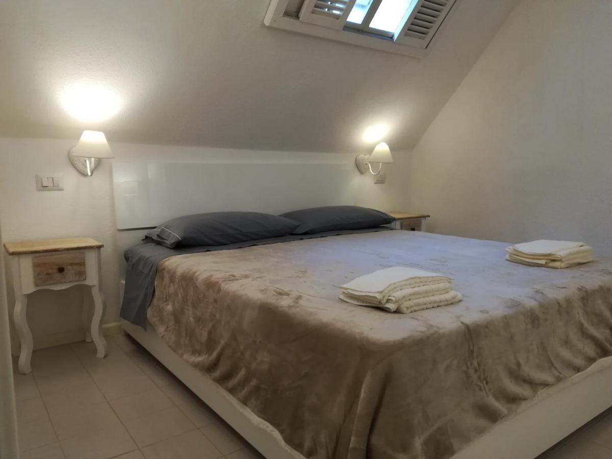Santa Margherita Di Pula, Calaverde, Deliziosa Villetta 100 Metri Dal Mare Extérieur photo