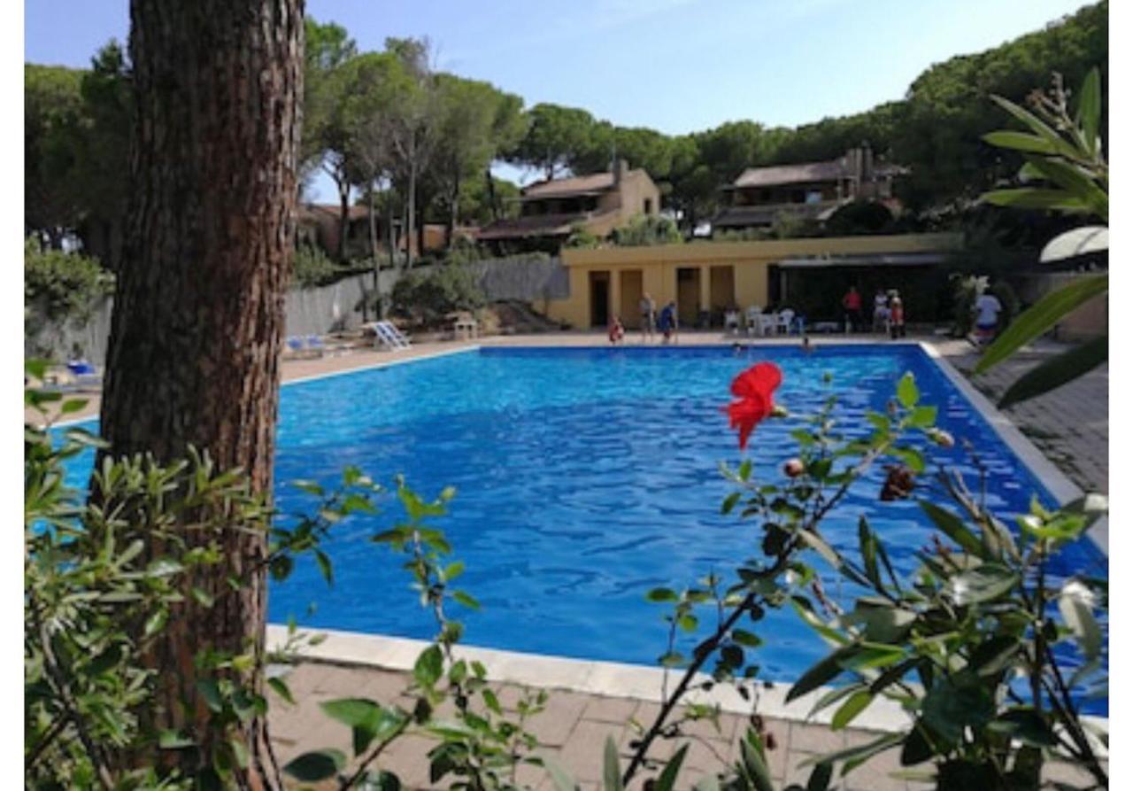 Santa Margherita Di Pula, Calaverde, Deliziosa Villetta 100 Metri Dal Mare Extérieur photo